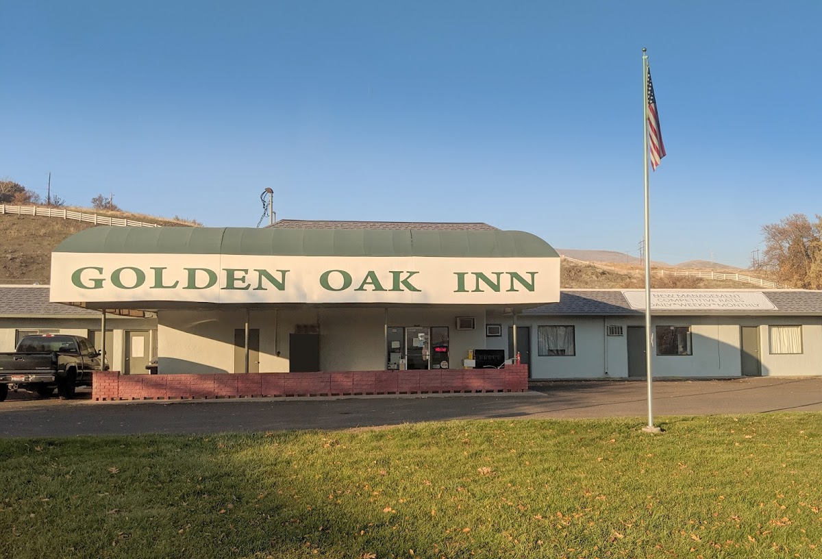 Golden Oak Inn Lewiston